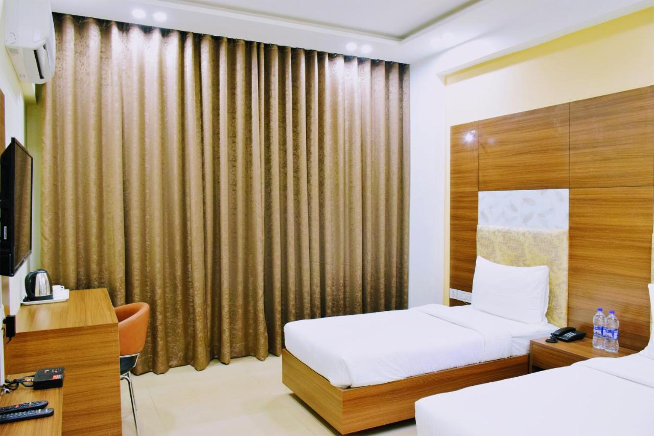 Hotel When In Gurgaon - Opposite To Artemis Hospital Экстерьер фото