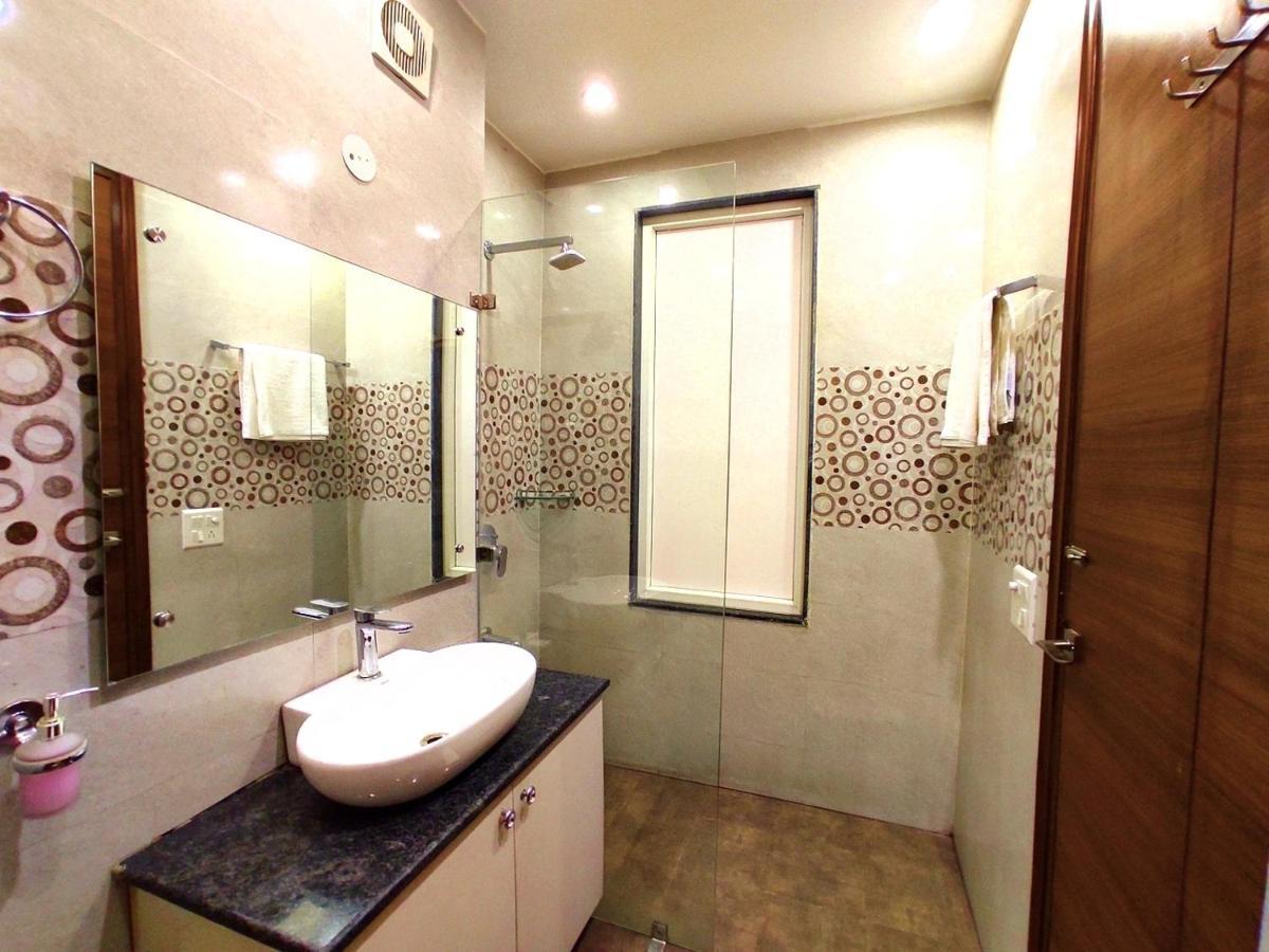 Hotel When In Gurgaon - Opposite To Artemis Hospital Экстерьер фото